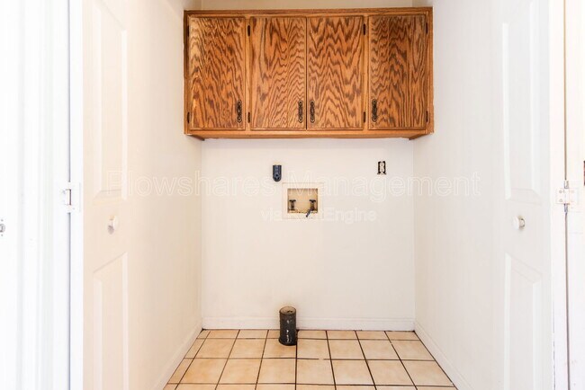 Building Photo - 4406 S Brook St