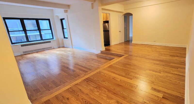 Primary Photo - 141 E 56th St