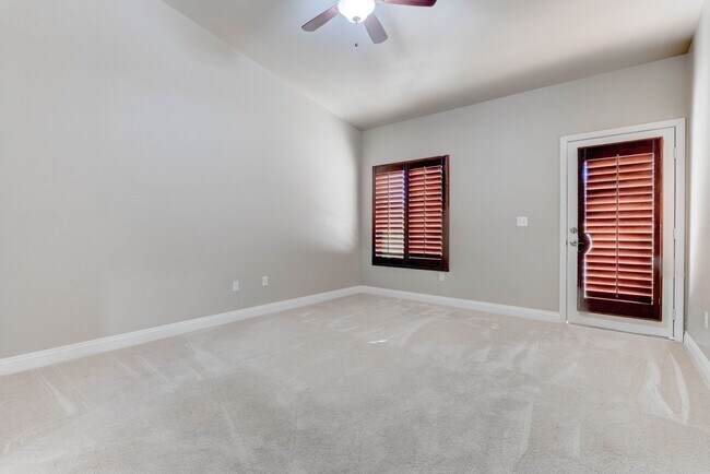 Building Photo - 10001 Crimson Palisades Pl