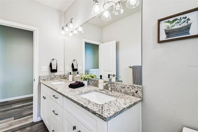 Building Photo - 3902 W Everett Ave