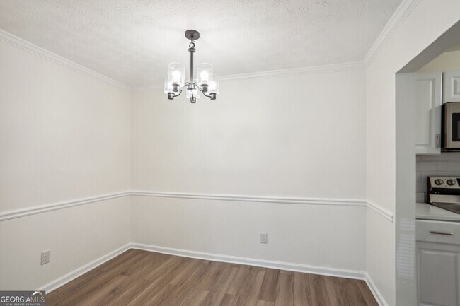 Building Photo - 3707 Essex Ave