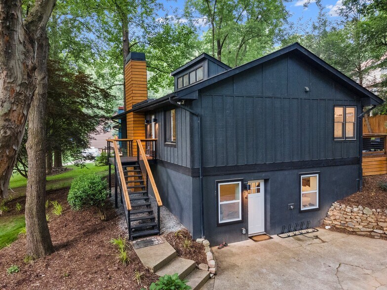 Building Photo - 14 Wildwood Cir