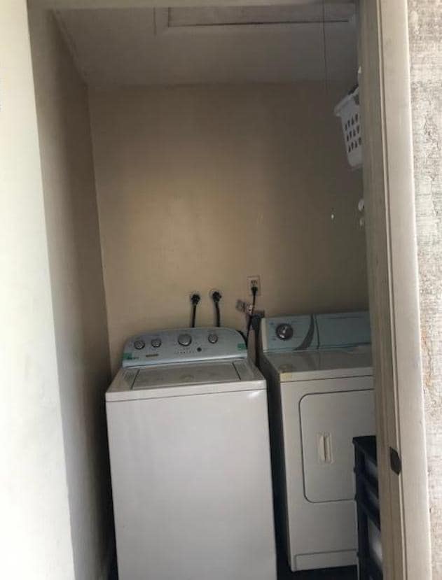 Building Photo - 522 Capri K