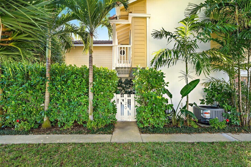 Building Photo - 120 Seabreeze Cir