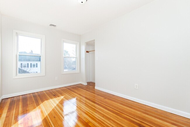 Building Photo - 74 Austin St