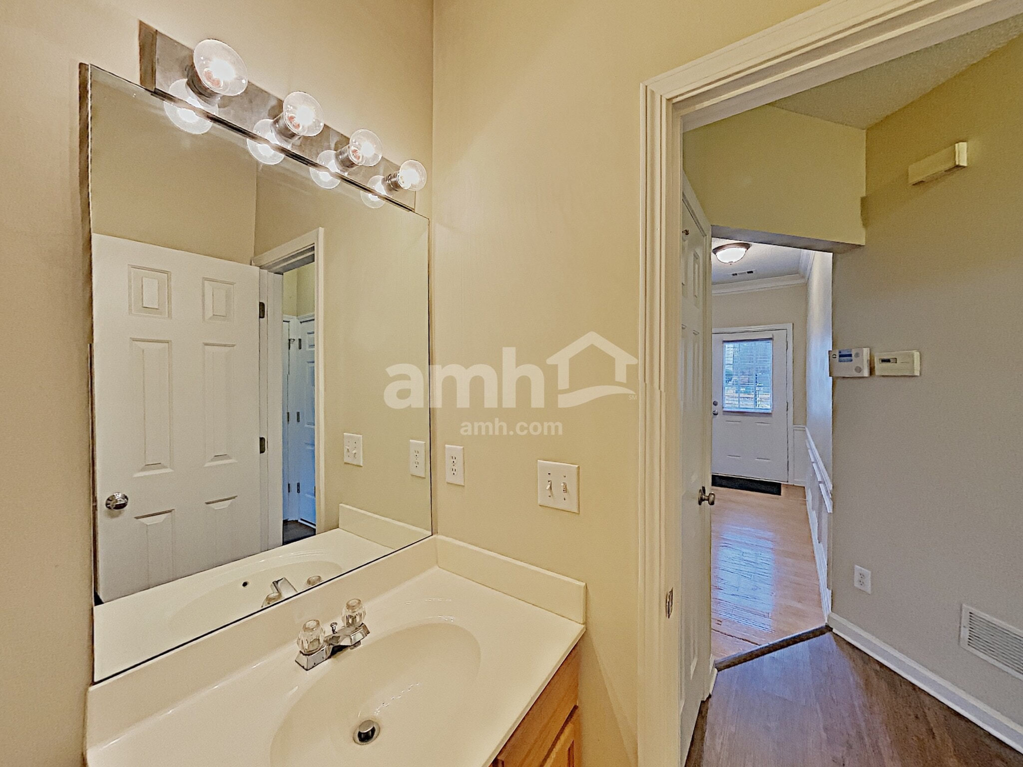 Building Photo - 2208 Sprucewood Dr NW