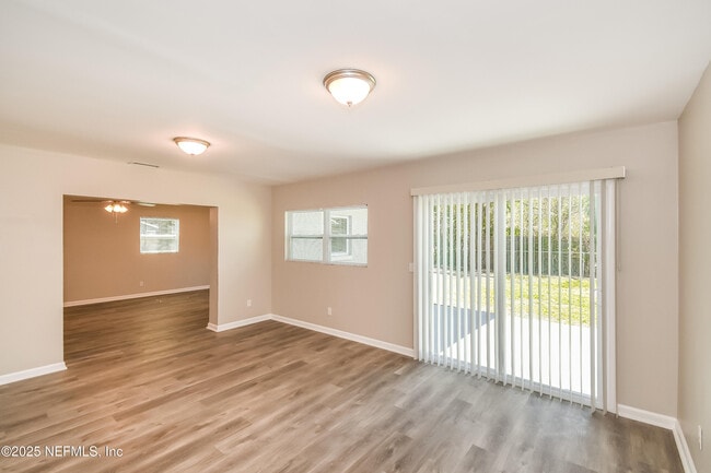 Building Photo - 10560 Citrus Ln