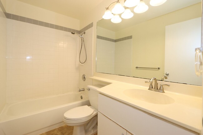 Building Photo - 2/2/2 Westview at Makakilo upstairs unit