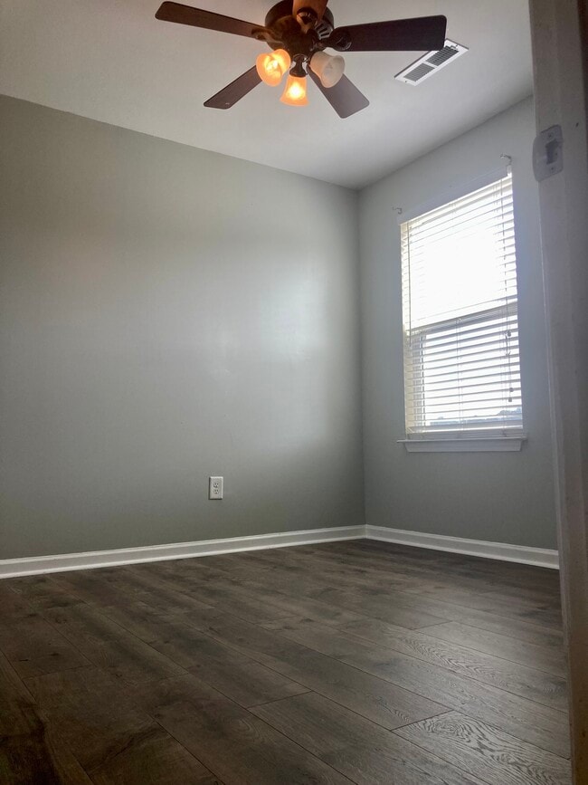 Building Photo - 1358 Dowden St