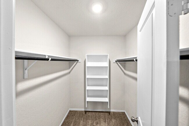 Building Photo - New Rental Alert! 2 Weeks Free Rent with 15 Month Lease