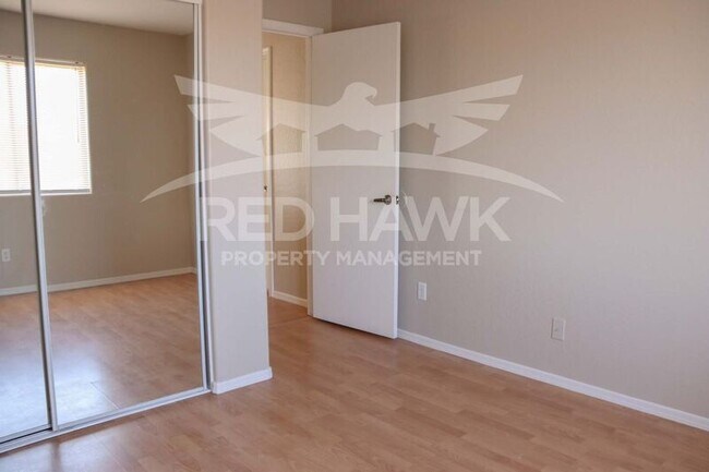 Building Photo - 41232 N Cambria Dr