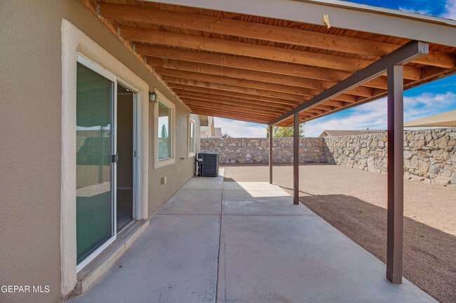 Building Photo - 14299 Desert Point Dr