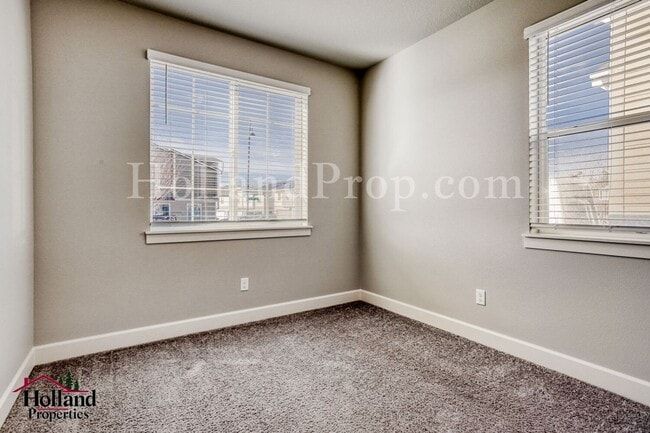 Building Photo - Beautiful 4-bedroom, 3-bathroom residence in desirable Hillsboro, OR.