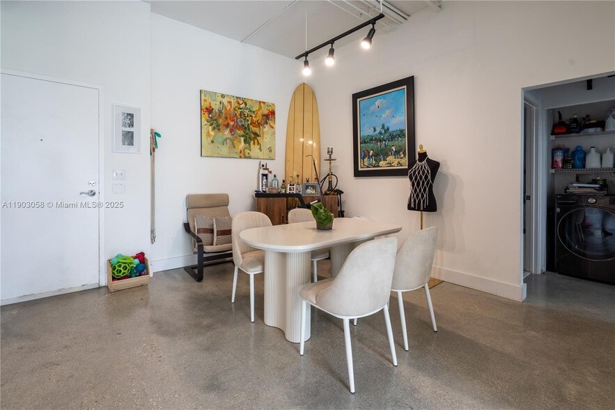 Building Photo - 2001 Biscayne Blvd