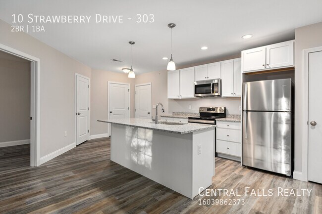 Building Photo - 10 Strawberry Dr