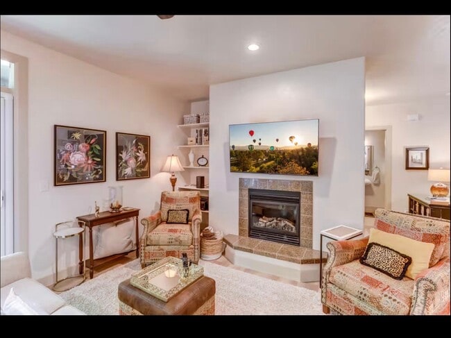 Building Photo - 1294 E Winding Creek Dr