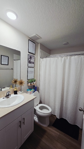 Building Photo - 825 Sand Sea Pl