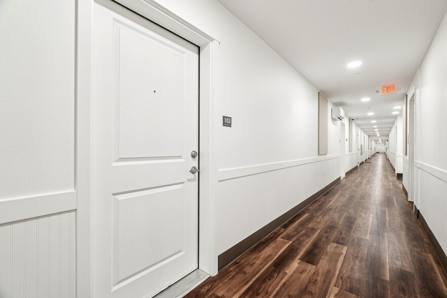 Building Common Area Hallway - Cascara