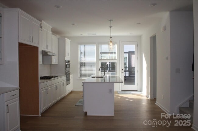 Building Photo - 743 Hoke Ln