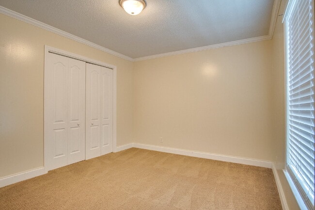 Building Photo - Don’t Miss This West Pensacola Rental — Open Floor Plan, Large Primary Suite, Outdoor Deck & Minu...
