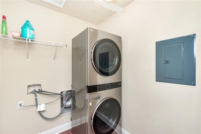 Building Photo - 3027 Nostram Ct