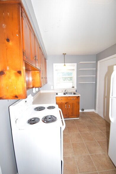 Building Photo - 406 Hietts Ln