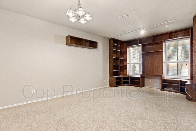 Building Photo - 12638 Red Maple Way