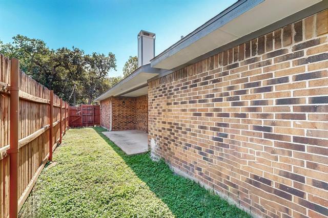 Building Photo - 1908 N Irving Heights Dr