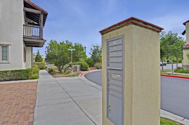 Building Photo - For Rent: Spacious 4BR/3.5BA Newer Home in...