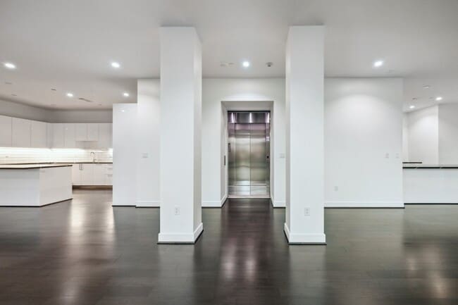 Building Photo - 4521 San Felipe St