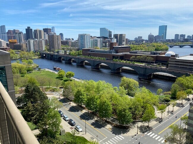 Building Photo - 10 Museum Way