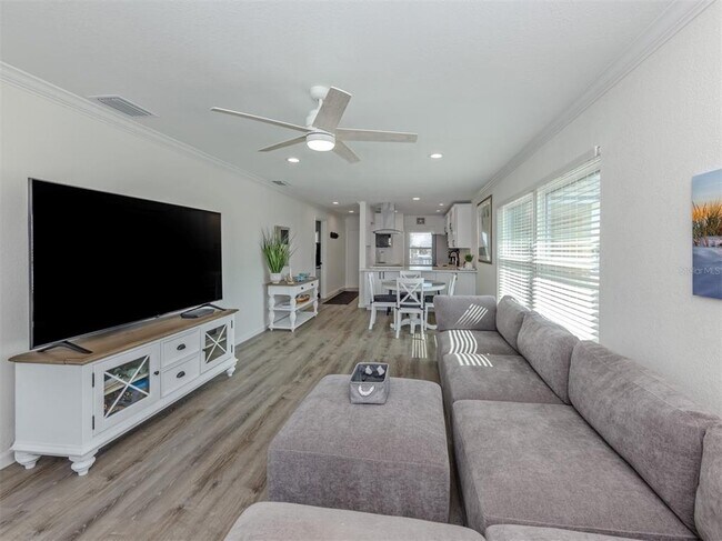 Building Photo - 1400 Tarpon Center Dr