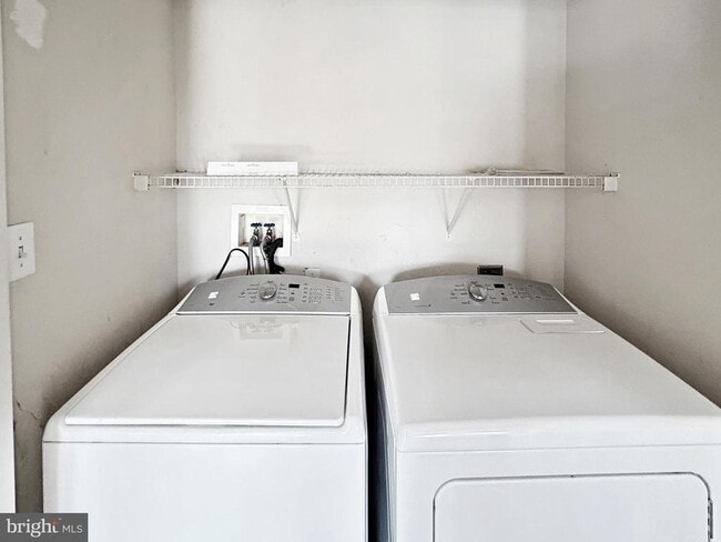 Building Photo - 13941 Bailiwick Terrace