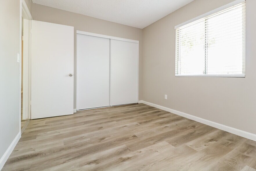 Building Photo - 9922 N 88th Ave