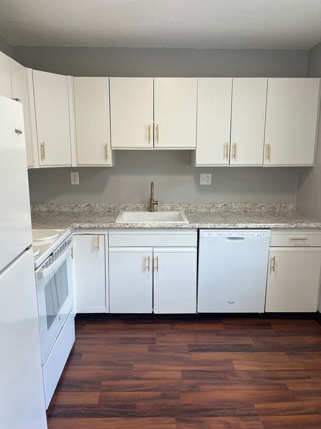 Building Photo - 116 Hilltop Dr