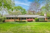 Building Photo - 925 Westview Rd