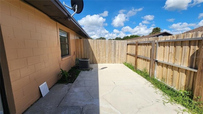 Building Photo - 2211 Margarita Ct