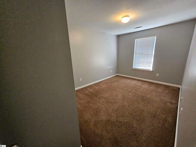 Building Photo - 132 Falcon Ridge Dr