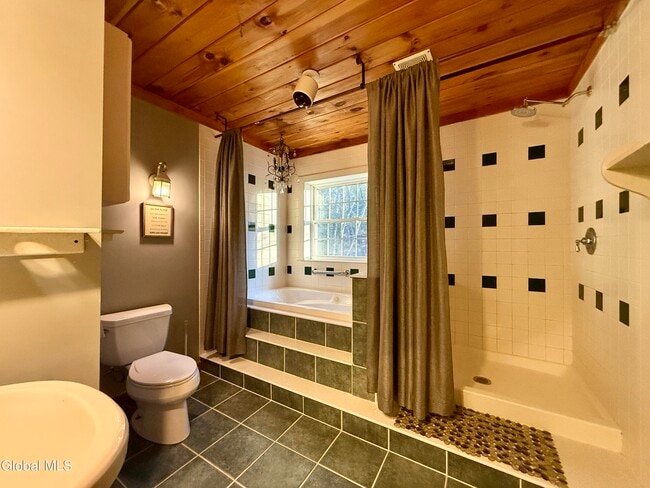 Building Photo - 7 McGowan Way