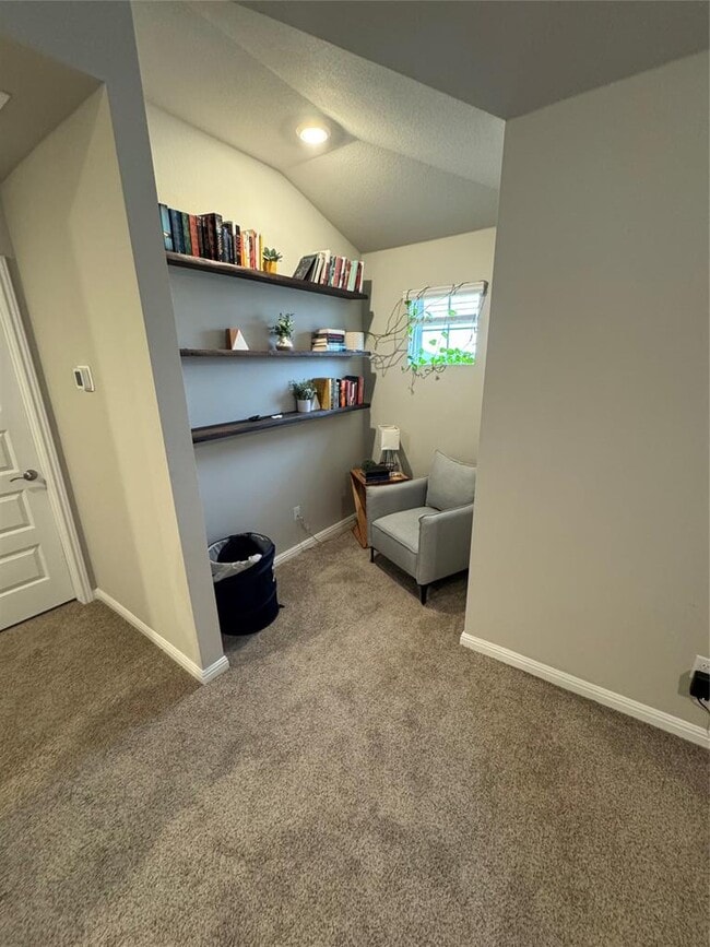 Building Photo - 429 El Capitan Lp