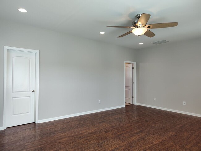 Building Photo - Beautiful home located in the Ardrey Woods community!