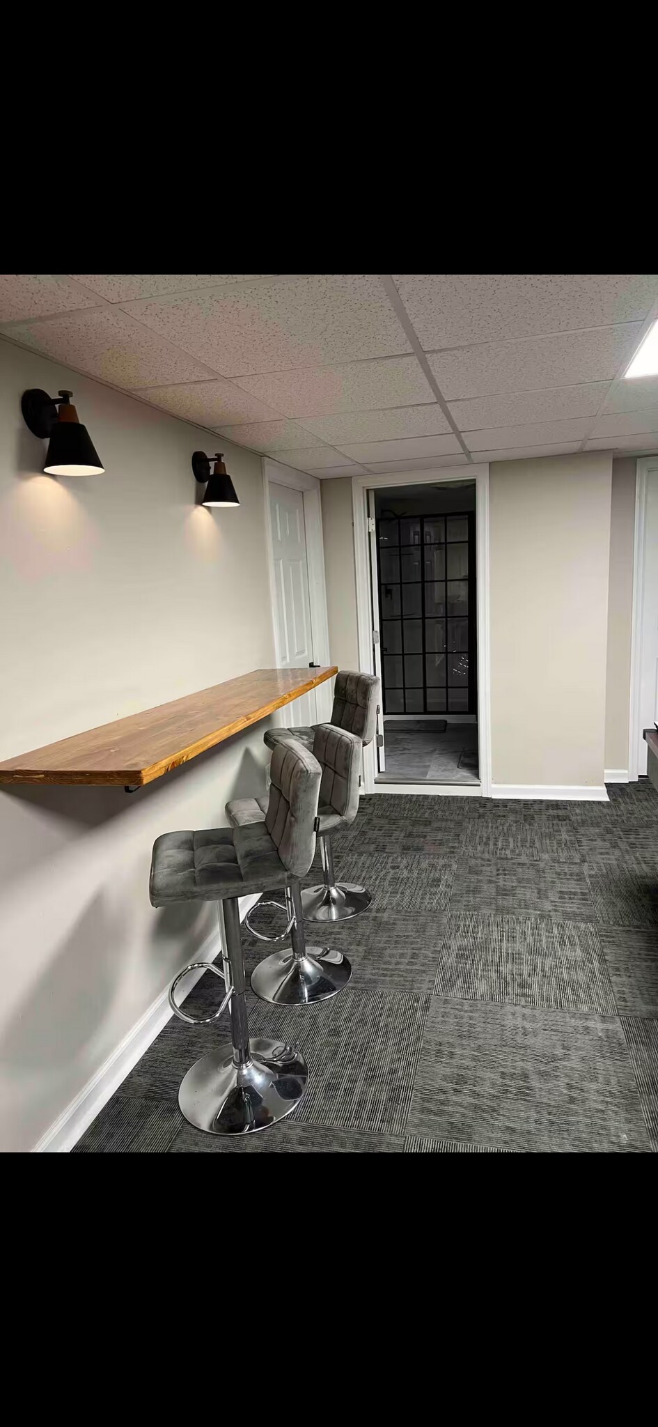 Building Photo - 26 N Vernon St