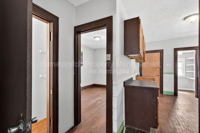 Building Photo - 5944 Thekla Ave