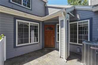 Building Photo - 273 Monroe Ct