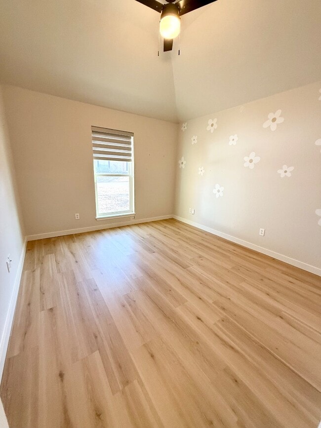 Building Photo - 6003 Fox Run Way