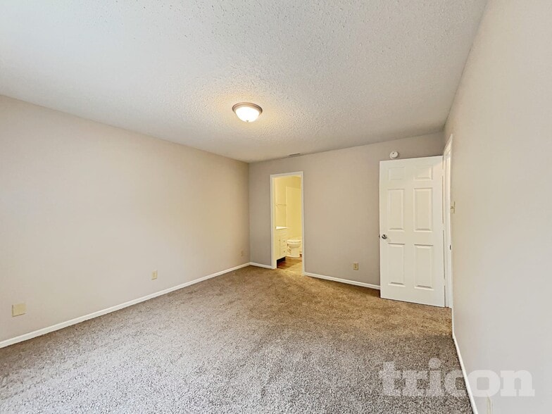 Building Photo - 773 Fern St