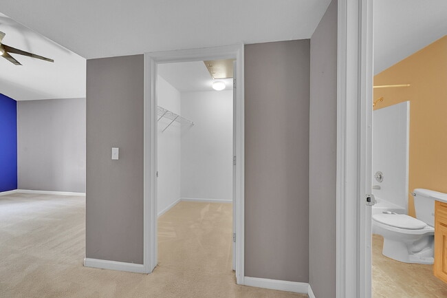 Building Photo - $2,050.00, 2-bed, 2 bath, located in Broom...