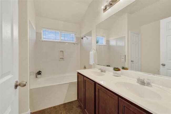 Building Photo - 217 Teron Dr