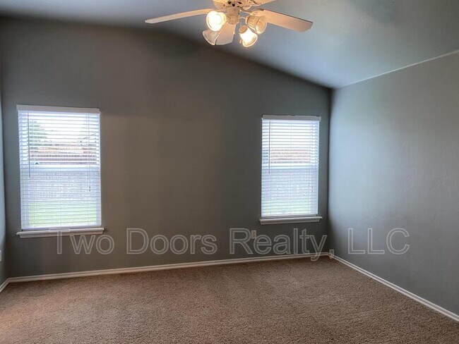 Building Photo - 18101 Viento Dr