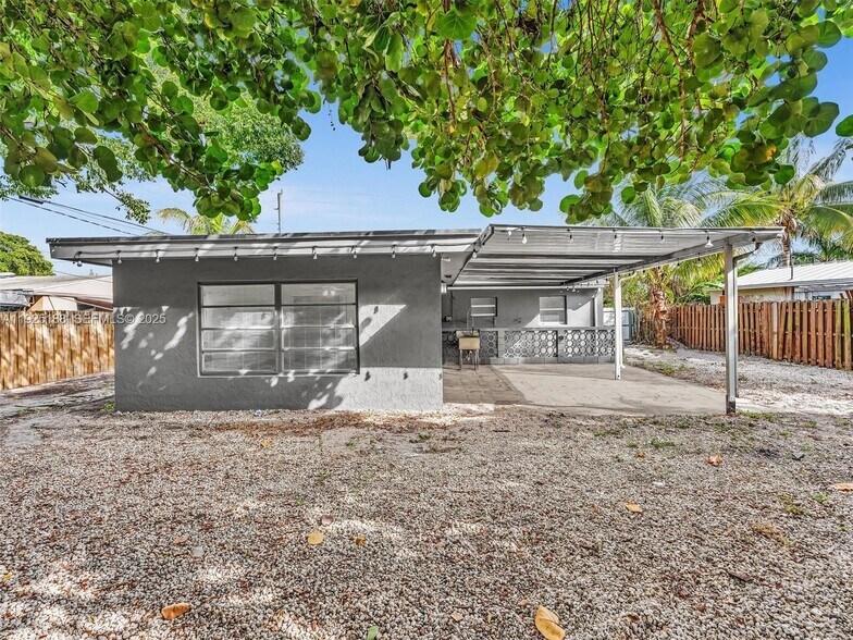 Building Photo - 1624 S 23rd Ave